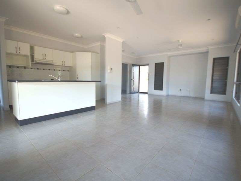 12 Muir Street, Tully Heads QLD 4854