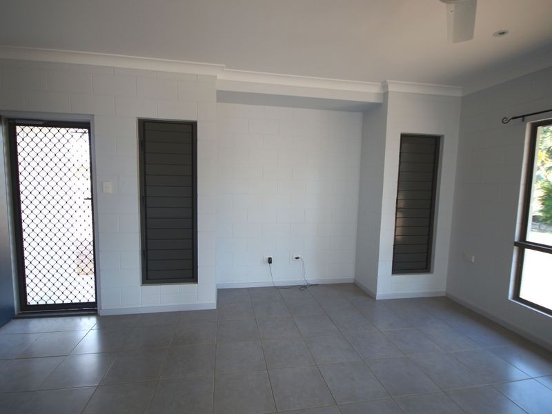 12 Muir Street, Tully Heads QLD 4854