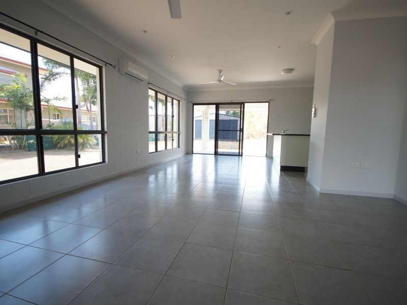 12 Muir Street, Tully Heads QLD 4854