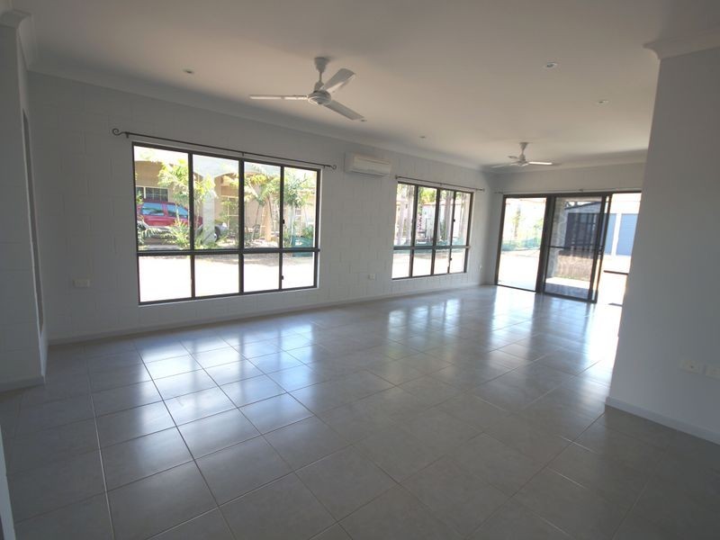 12 Muir Street, Tully Heads QLD 4854