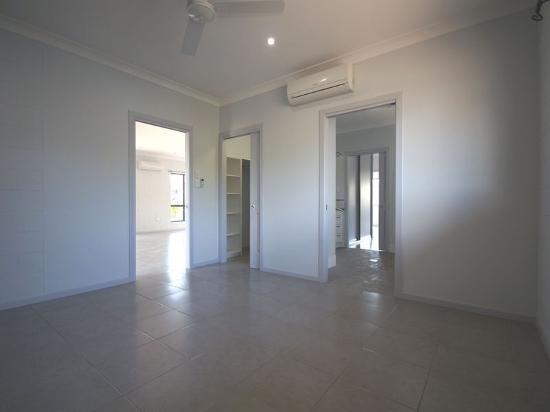 12 Muir Street, Tully Heads QLD 4854