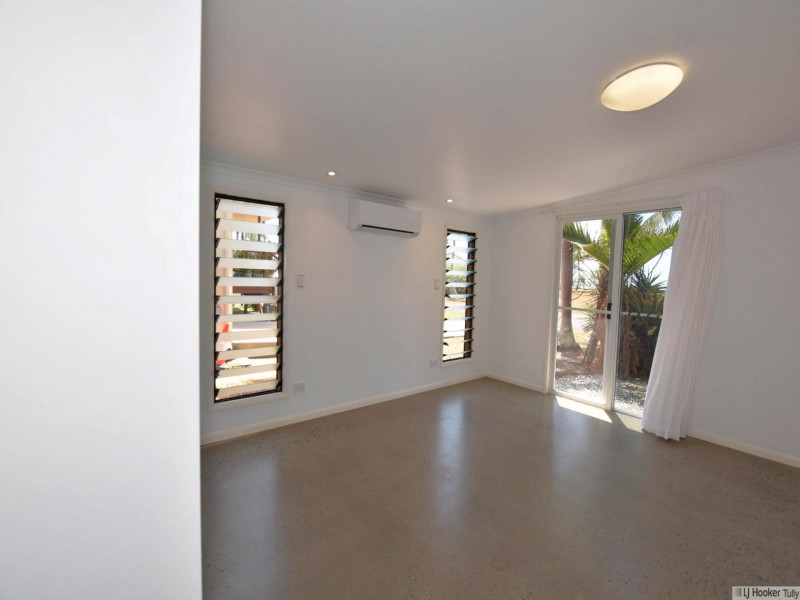 27 Taylor Street, Tully Heads QLD 4854