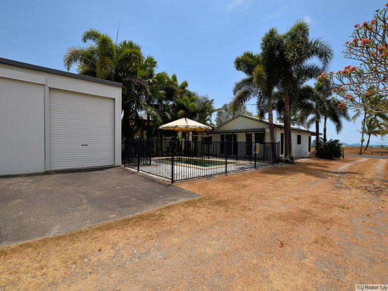 27 Taylor Street, Tully Heads QLD 4854