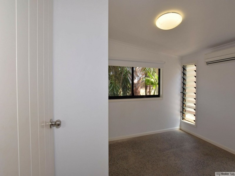 27 Taylor Street, Tully Heads QLD 4854