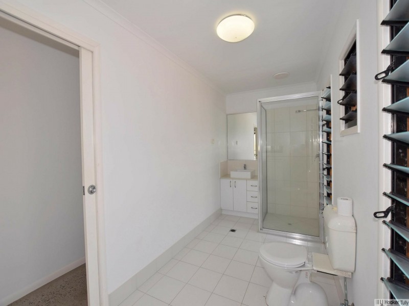 27 Taylor Street, Tully Heads QLD 4854