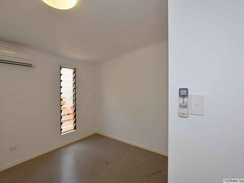 27 Taylor Street, Tully Heads QLD 4854