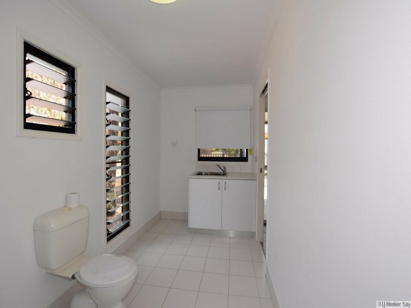 27 Taylor Street, Tully Heads QLD 4854