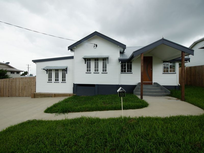 19 Black Street, Tully QLD 4854
