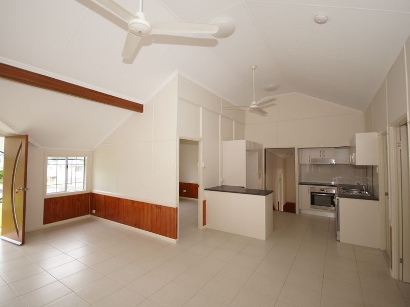 19 Black Street, Tully QLD 4854