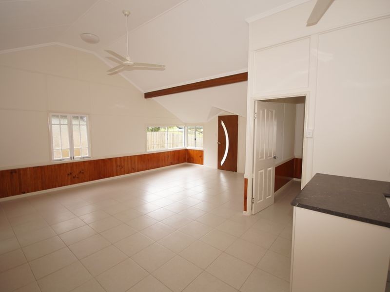 19 Black Street, Tully QLD 4854