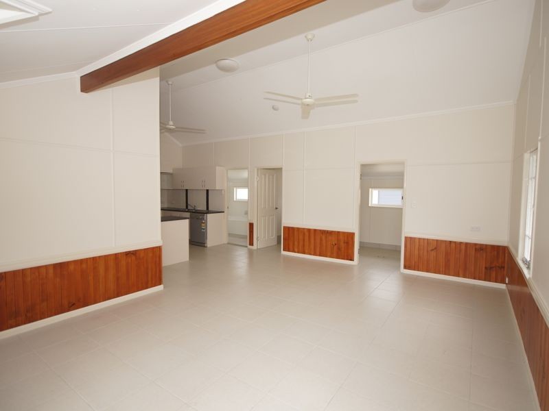 19 Black Street, Tully QLD 4854