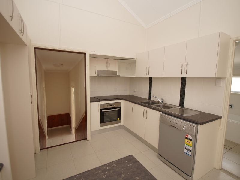 19 Black Street, Tully QLD 4854