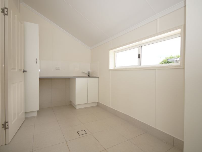 19 Black Street, Tully QLD 4854