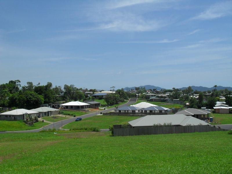 34 & 30 Belvedere Av, Belvedere QLD 4860