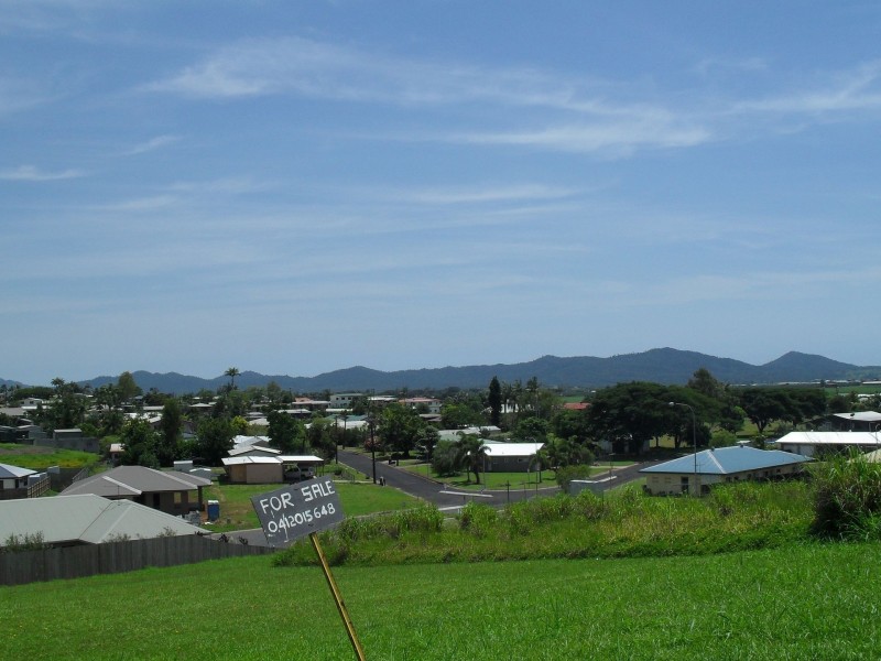 34 & 30 Belvedere Av, Belvedere QLD 4860