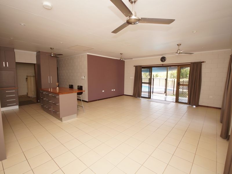 19 Casuarina Street, Tully Heads QLD 4854