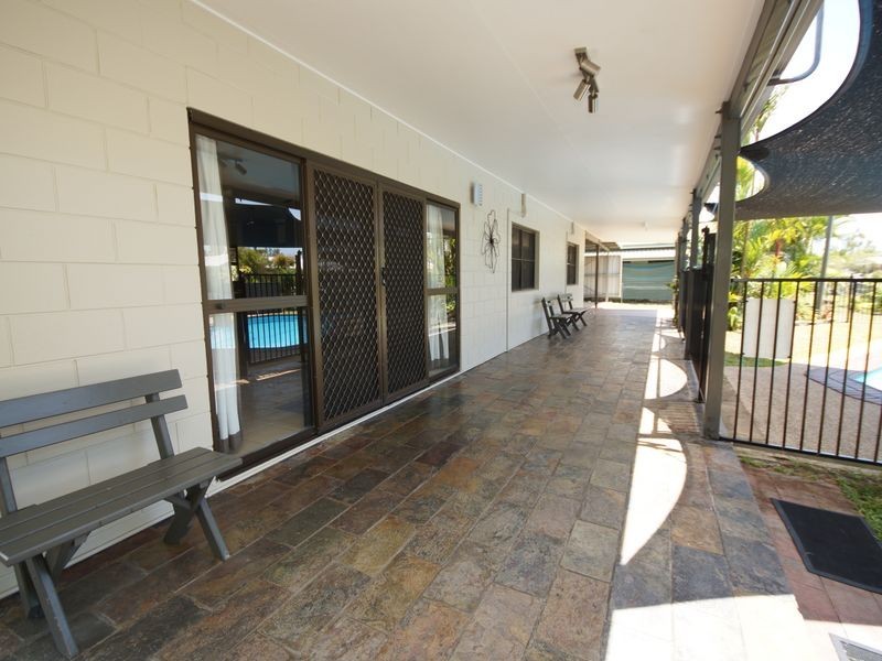 19 Casuarina Street, Tully Heads QLD 4854