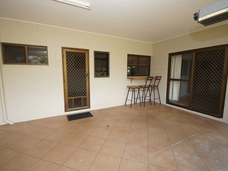 19 Casuarina Street, Tully Heads QLD 4854