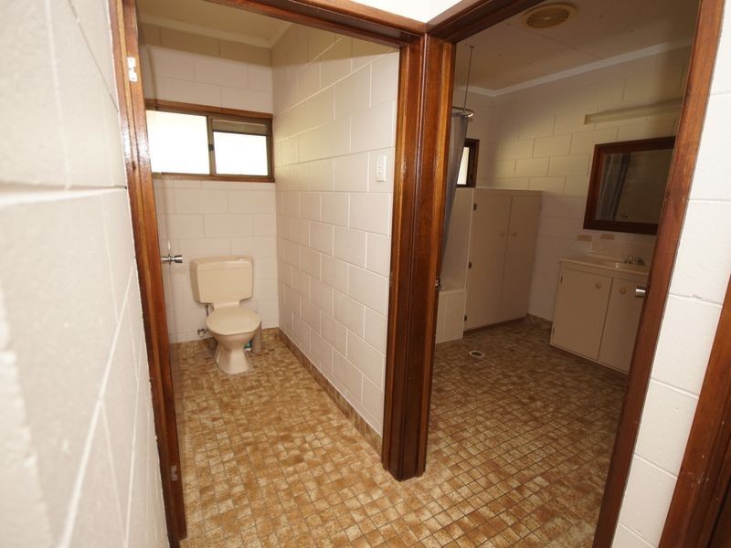 19 Casuarina Street, Tully Heads QLD 4854