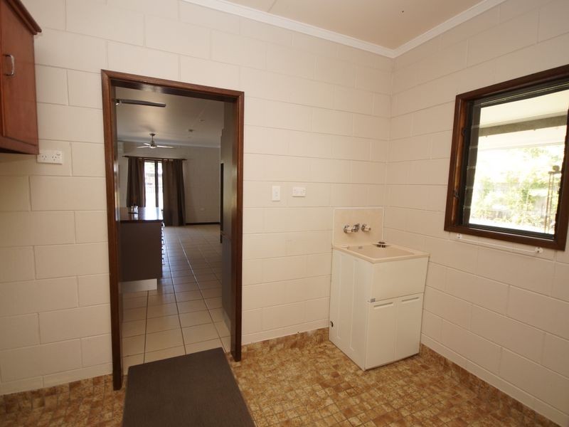 19 Casuarina Street, Tully Heads QLD 4854