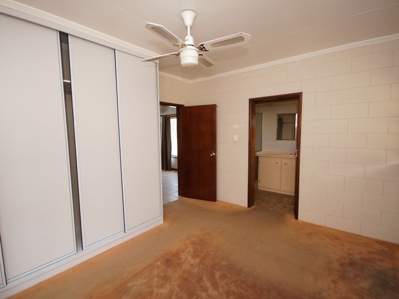 19 Casuarina Street, Tully Heads QLD 4854