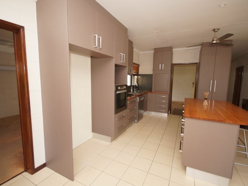 19 Casuarina Street, Tully Heads QLD 4854