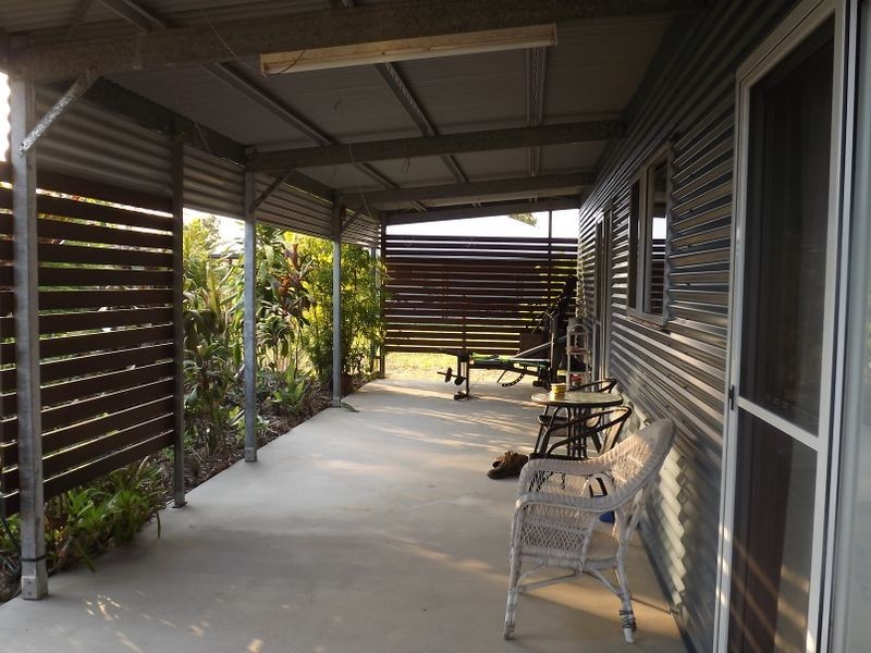 13 Amanda Crescent, Tully Heads QLD 4854