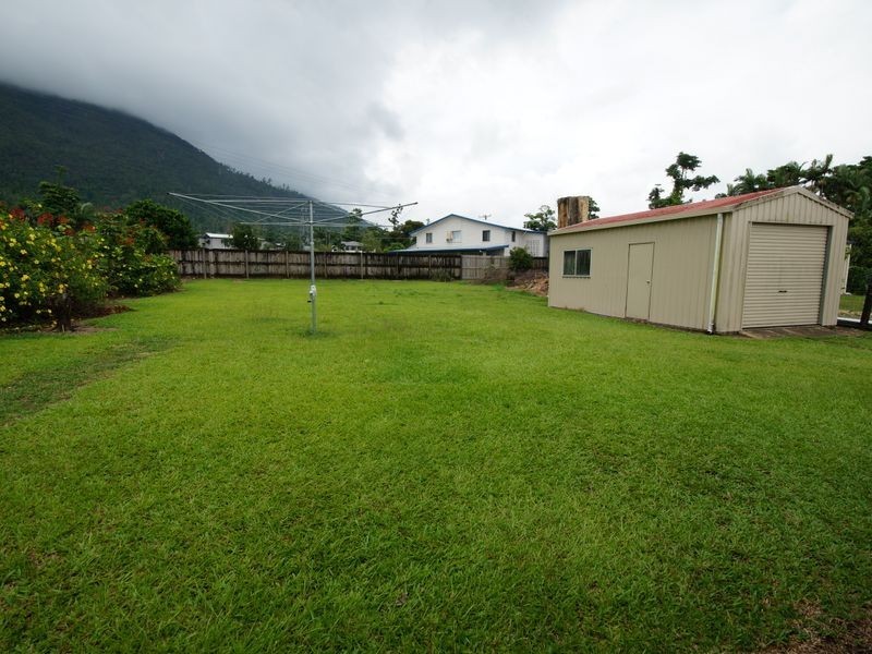 6 Curtis Street, Tully QLD 4854