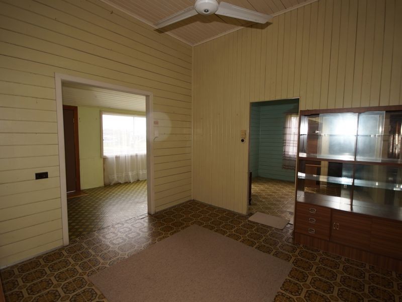 6 Curtis Street, Tully QLD 4854