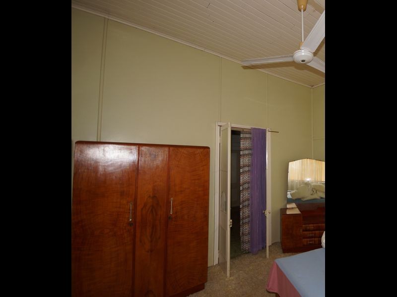 6 Curtis Street, Tully QLD 4854