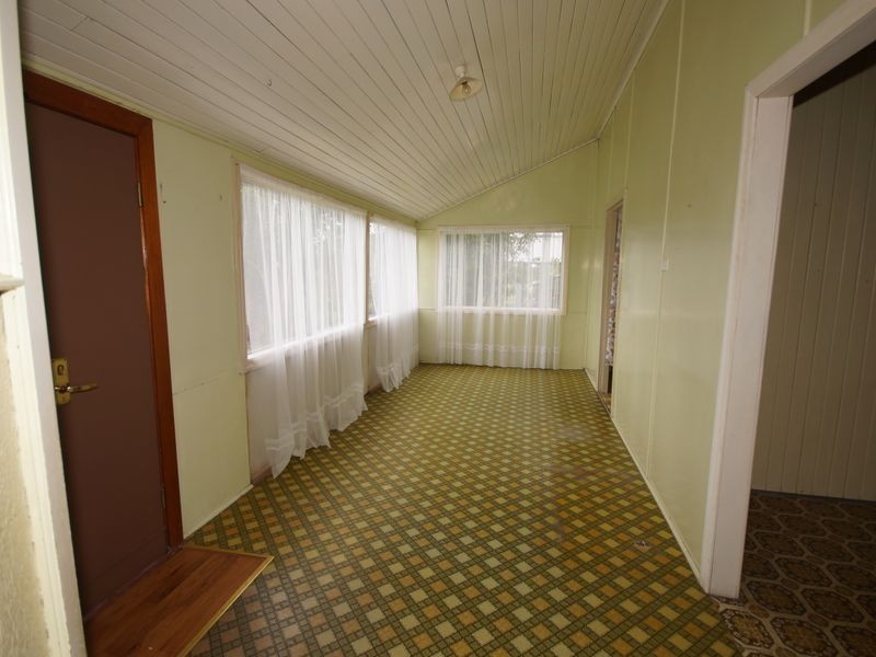 6 Curtis Street, Tully QLD 4854