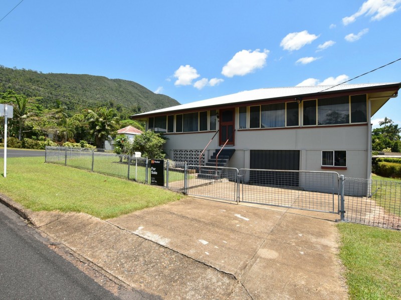 8 Mars Street, Tully QLD 4854