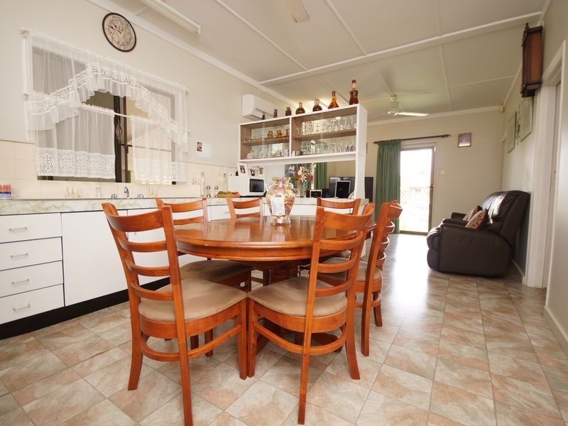 26 Glasgow, El Arish QLD 4855