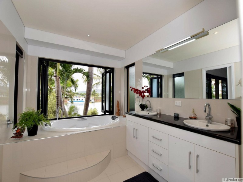 18 Royal Palm Avenue, Cardwell QLD 4849