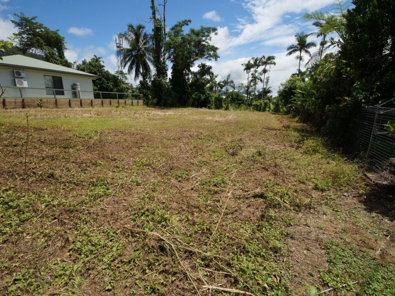 10 Parmeter Street, Tully QLD 4854