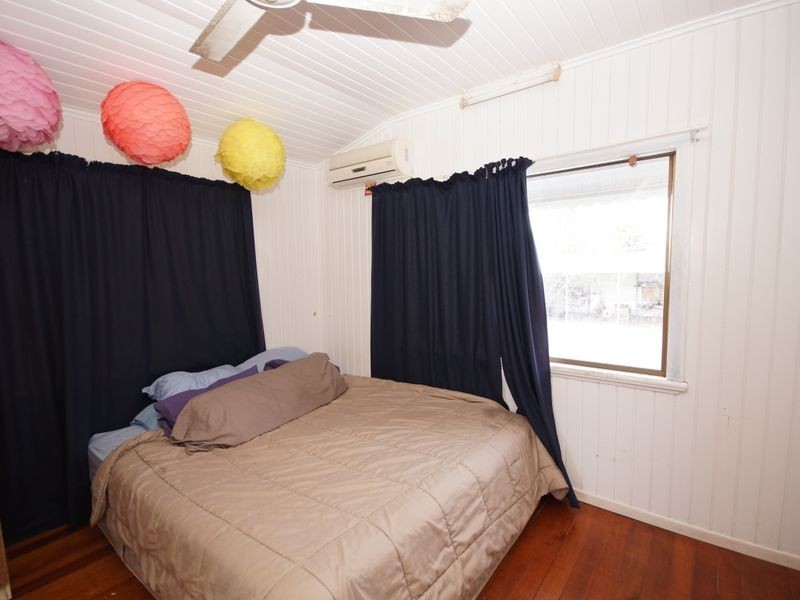 11 Trower Street, Tully QLD 4854
