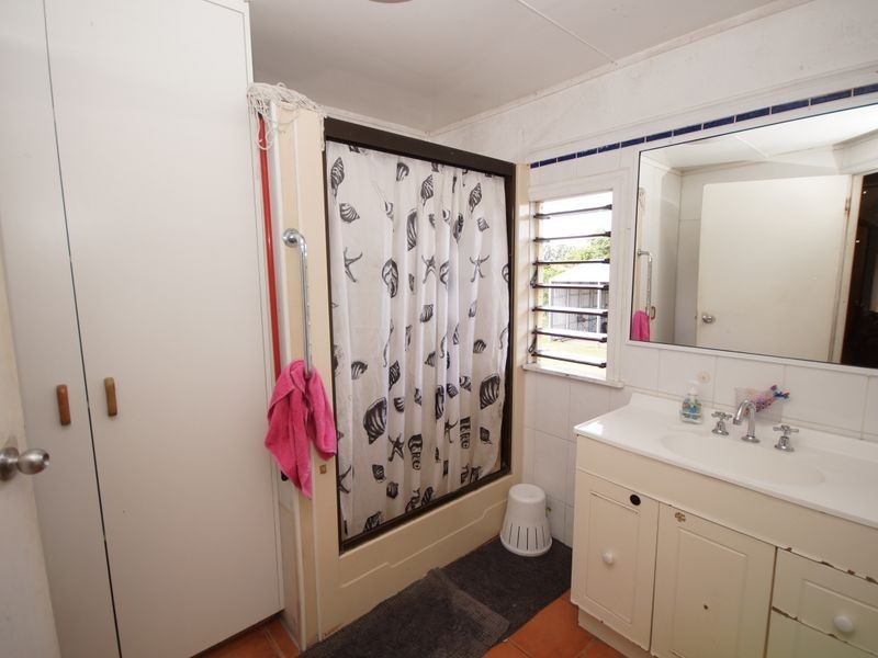11 Trower Street, Tully QLD 4854