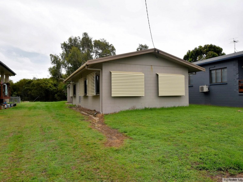 31 Taylor Street, Tully Heads QLD 4854