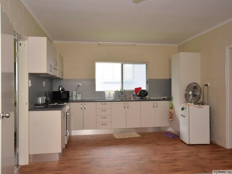 31 Taylor Street, Tully Heads QLD 4854
