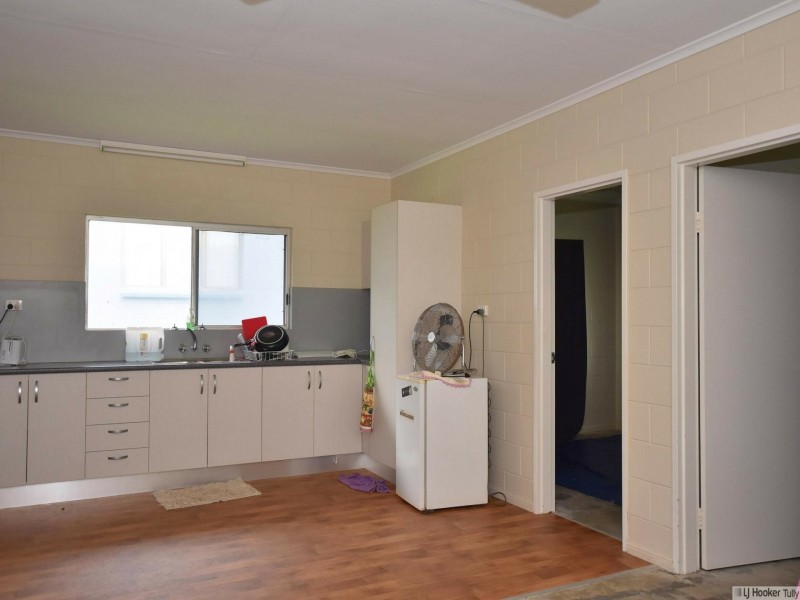 31 Taylor Street, Tully Heads QLD 4854