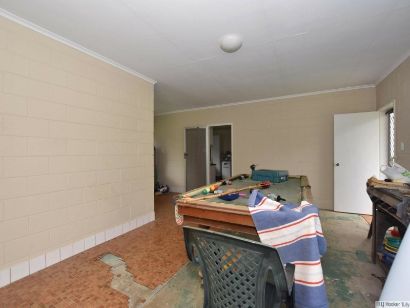 31 Taylor Street, Tully Heads QLD 4854