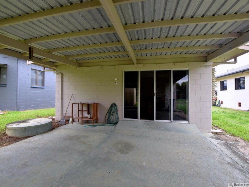 31 Taylor Street, Tully Heads QLD 4854