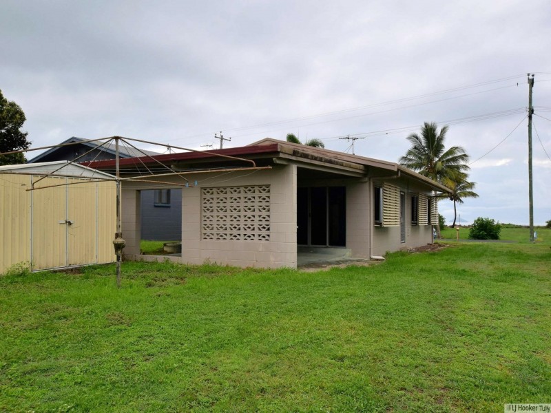31 Taylor Street, Tully Heads QLD 4854