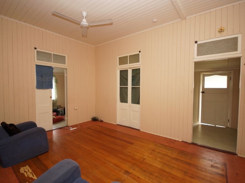 27 McQuillen Street, Tully QLD 4854