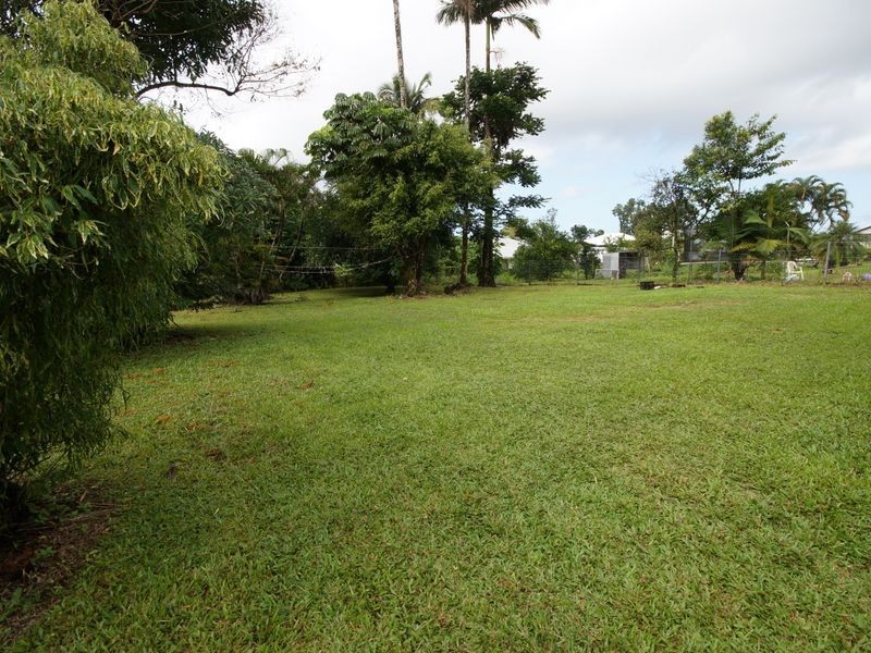 27 McQuillen Street, Tully QLD 4854