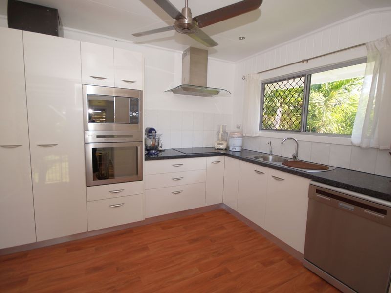 6 Blackman Street, Tully QLD 4854