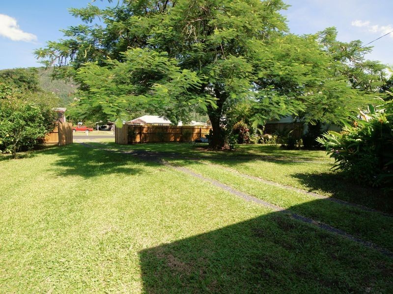 6 Blackman Street, Tully QLD 4854