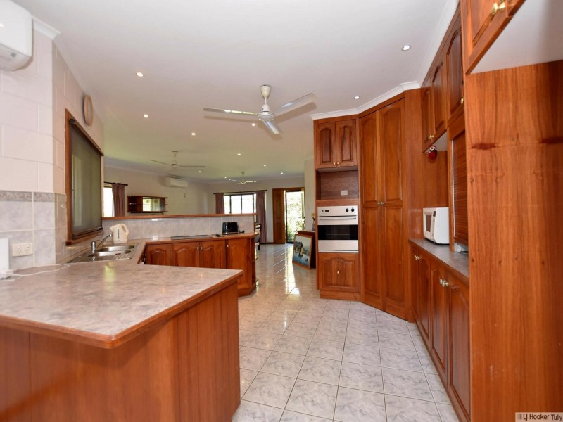 16 Pease Street, Tully QLD 4854