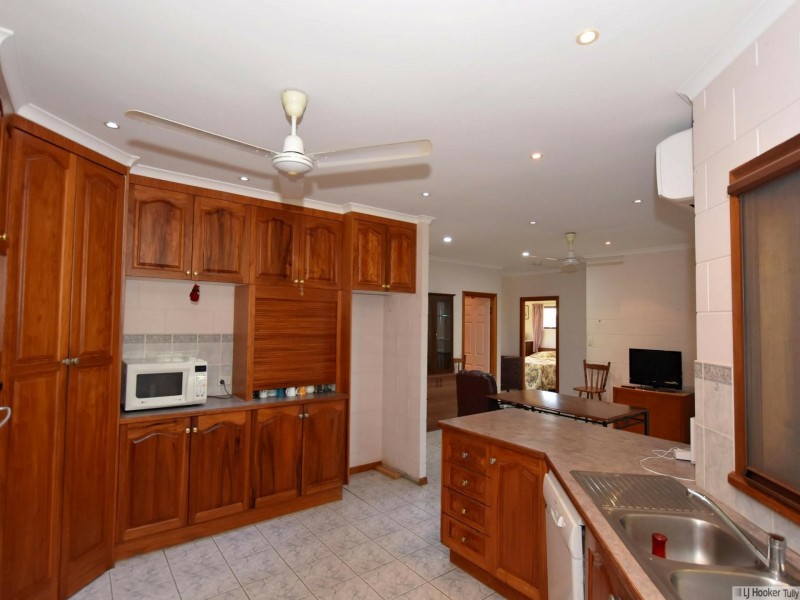 16 Pease Street, Tully QLD 4854