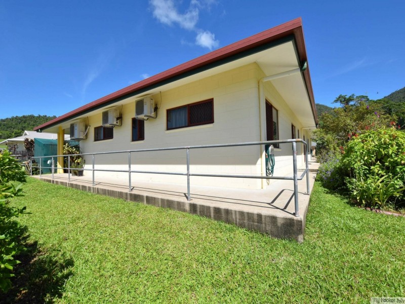 16 Pease Street, Tully QLD 4854